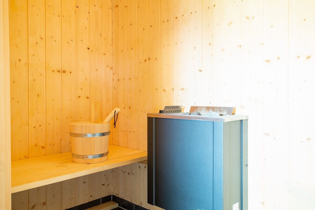 Grobenbrode Open-Concept Spa House 4